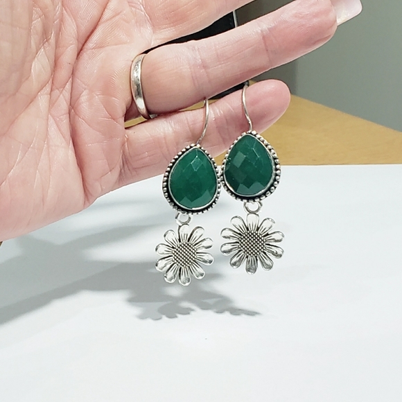 Emerald earrings, 925 silver emerald gemstone sunflower earrings - Picture 11 of 11